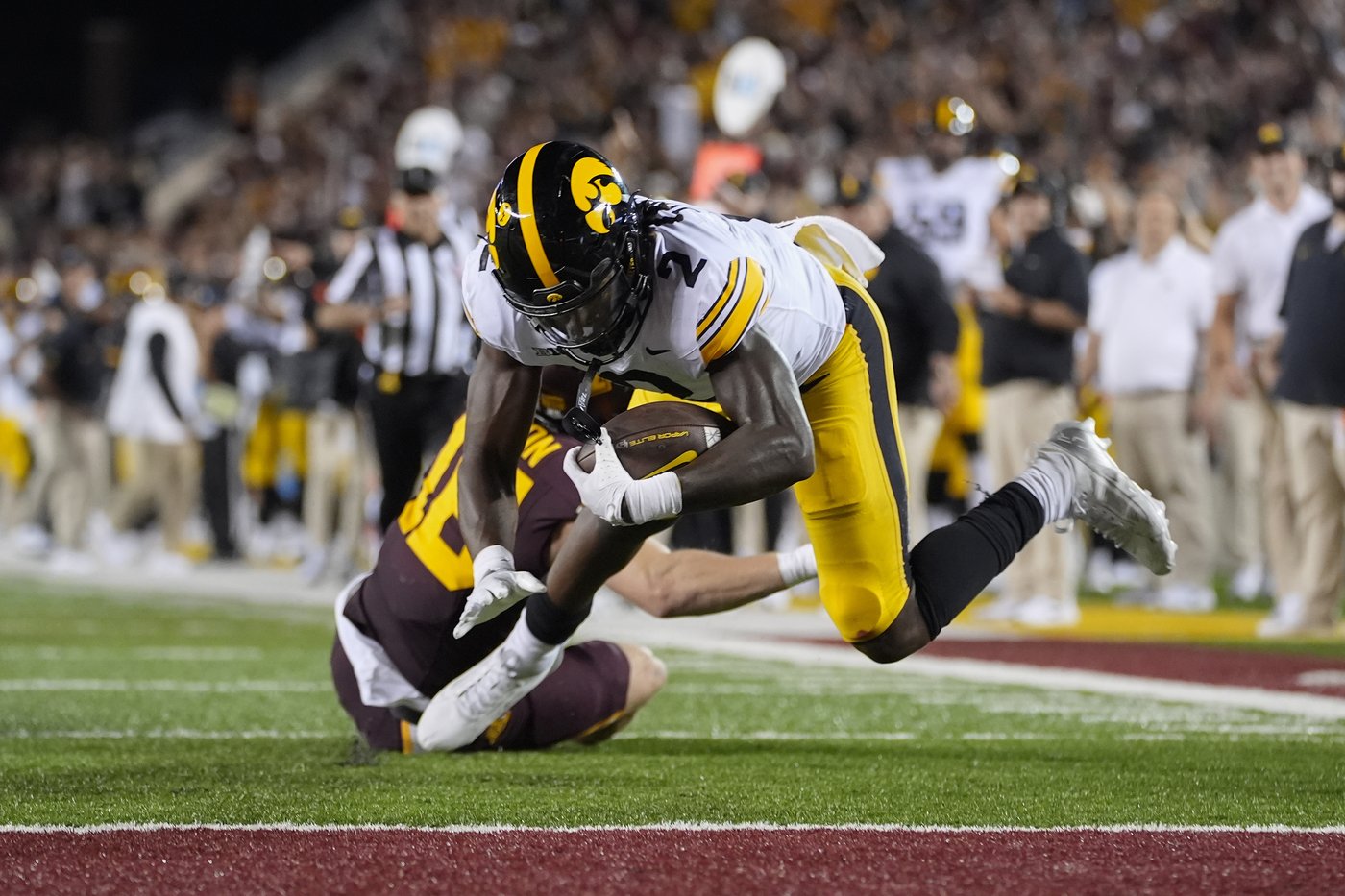 Iowa takes back Floyd in 31-14 trampling of Minnesota behind Kaleb Johnson's 206 yards | iNFOnews.ca Iowa takes back Floyd in 31-14 trampling of Minnesota behind Kaleb Johnson's 206 yards | iNFOnews.ca
