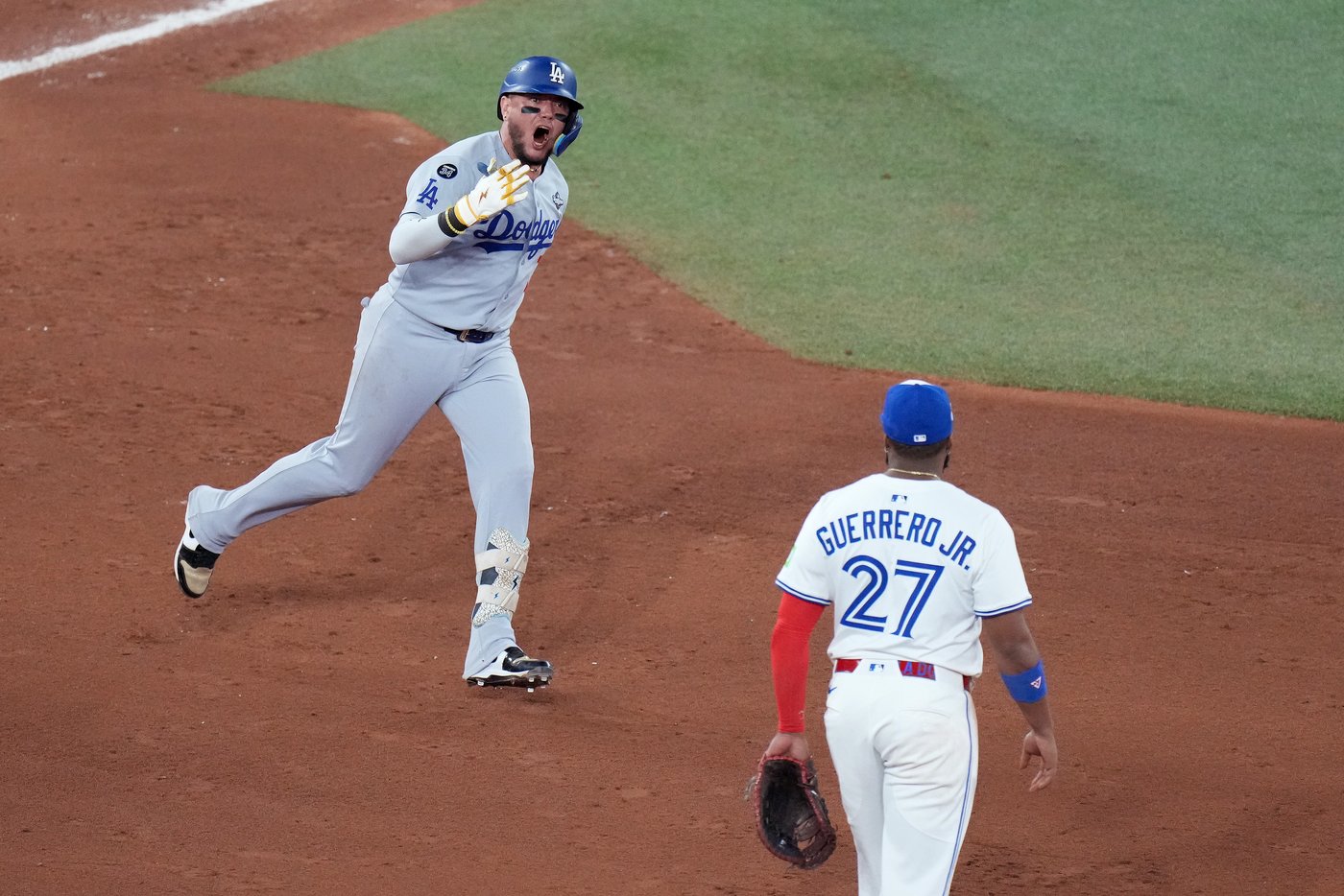 Photo Gallery: Dodgers beat Jays 5-4 to win World Series | iNFOnews.ca
