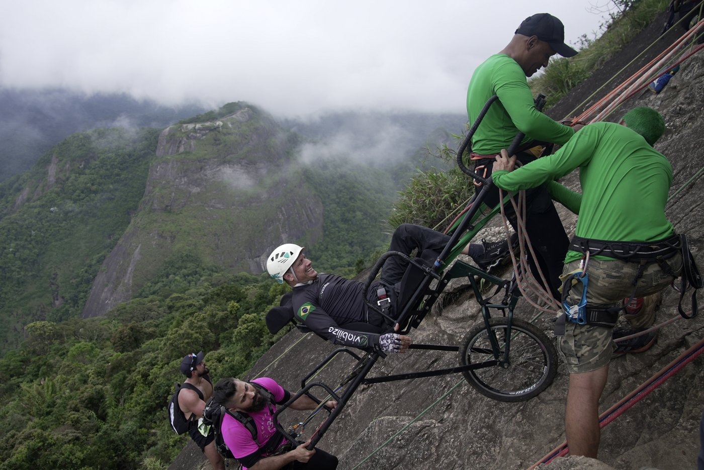 At one of Rio de Janeiro's hardest trails, one paraplegic athlete climbed into the clouds | iNFOnews.ca