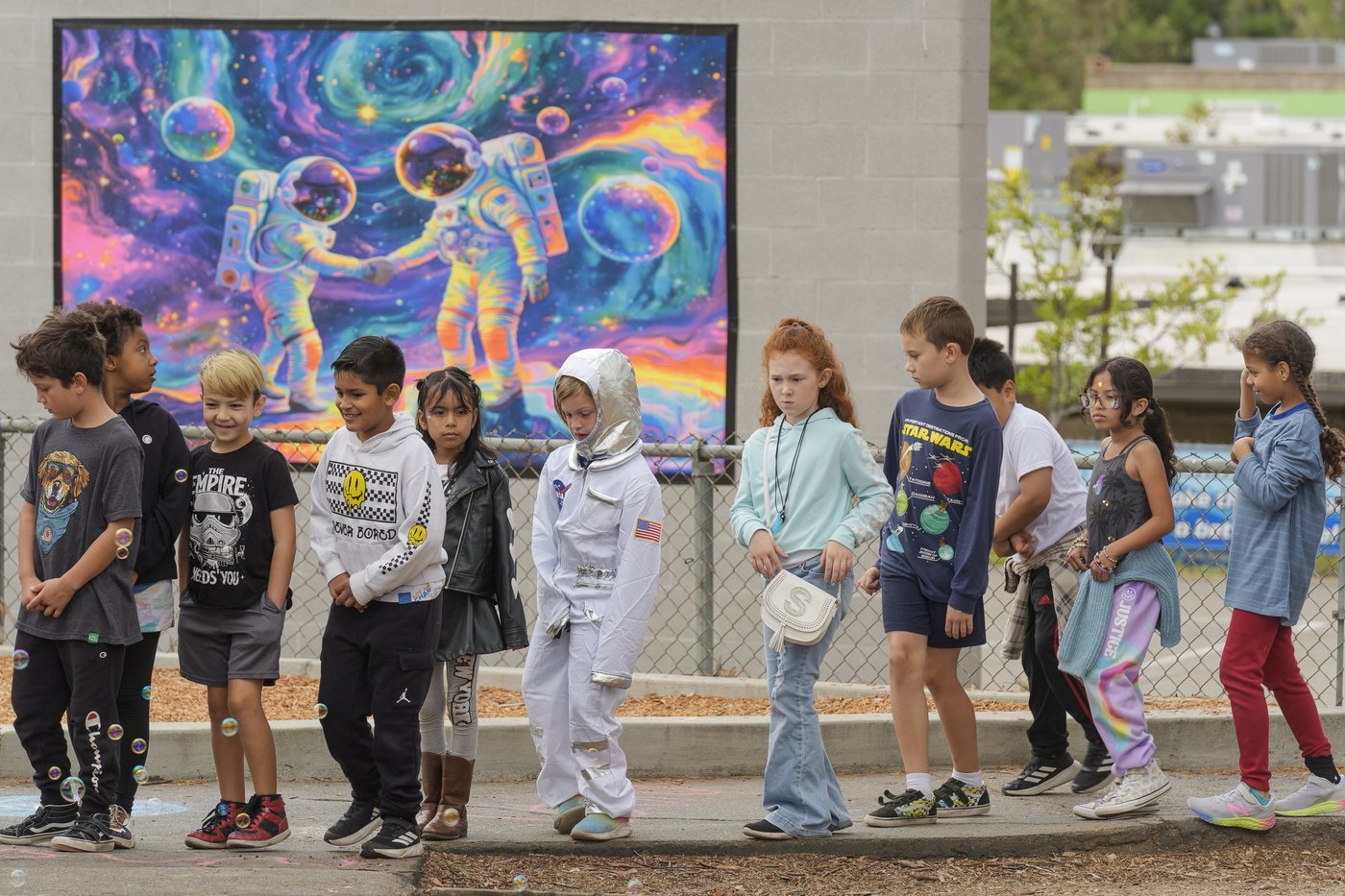 A Southern California school plants a 'Moon Tree' grown with seeds flown in space | iNFOnews.ca