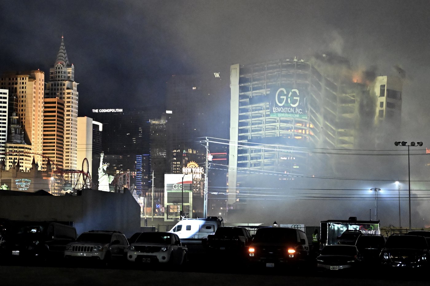 Las Vegas says goodbye to the Tropicana with a flashy casino implosion | iNFOnews.ca Las Vegas says goodbye to the Tropicana with a flashy casino implosion | iNFOnews.ca