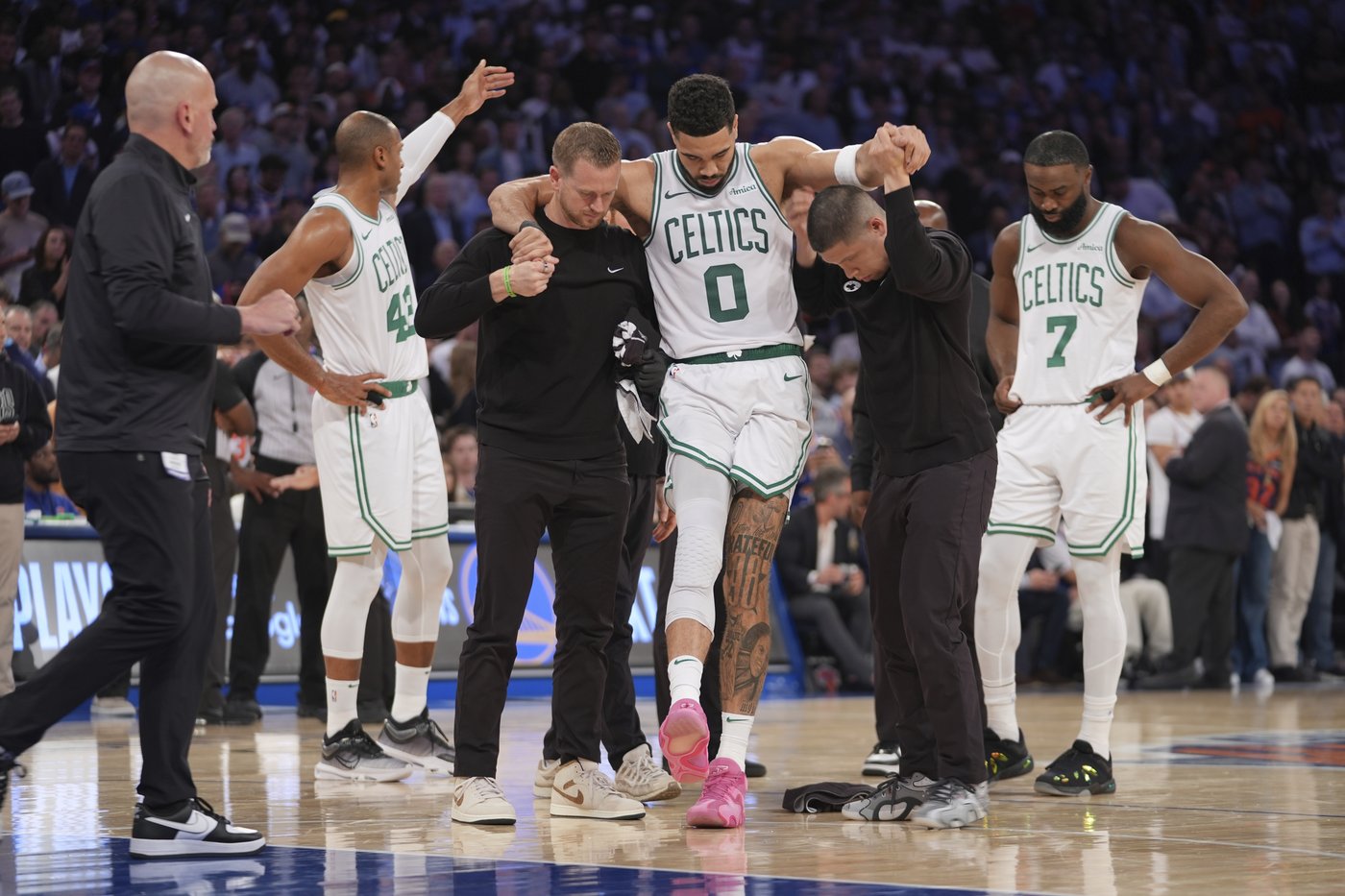 Celtics' Brad Stevens shuns idea team is in a rebuild with Jayson Tatum out | iNFOnews.ca