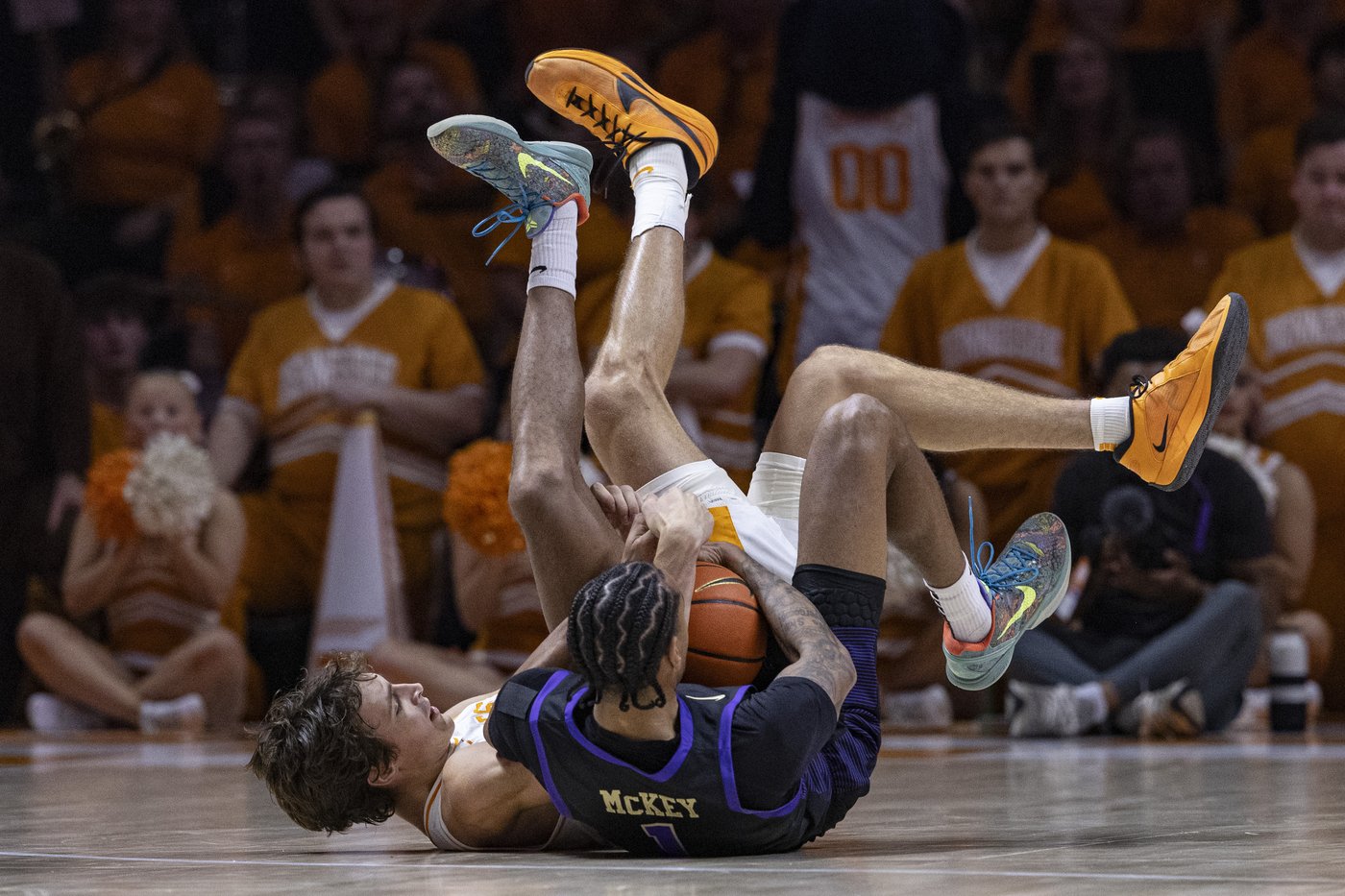 Lanier scores 19 as No. 1 Tennessee routs Western Carolina 84-36 | iNFOnews.ca Lanier scores 19 as No. 1 Tennessee routs Western Carolina 84-36 | iNFOnews.ca