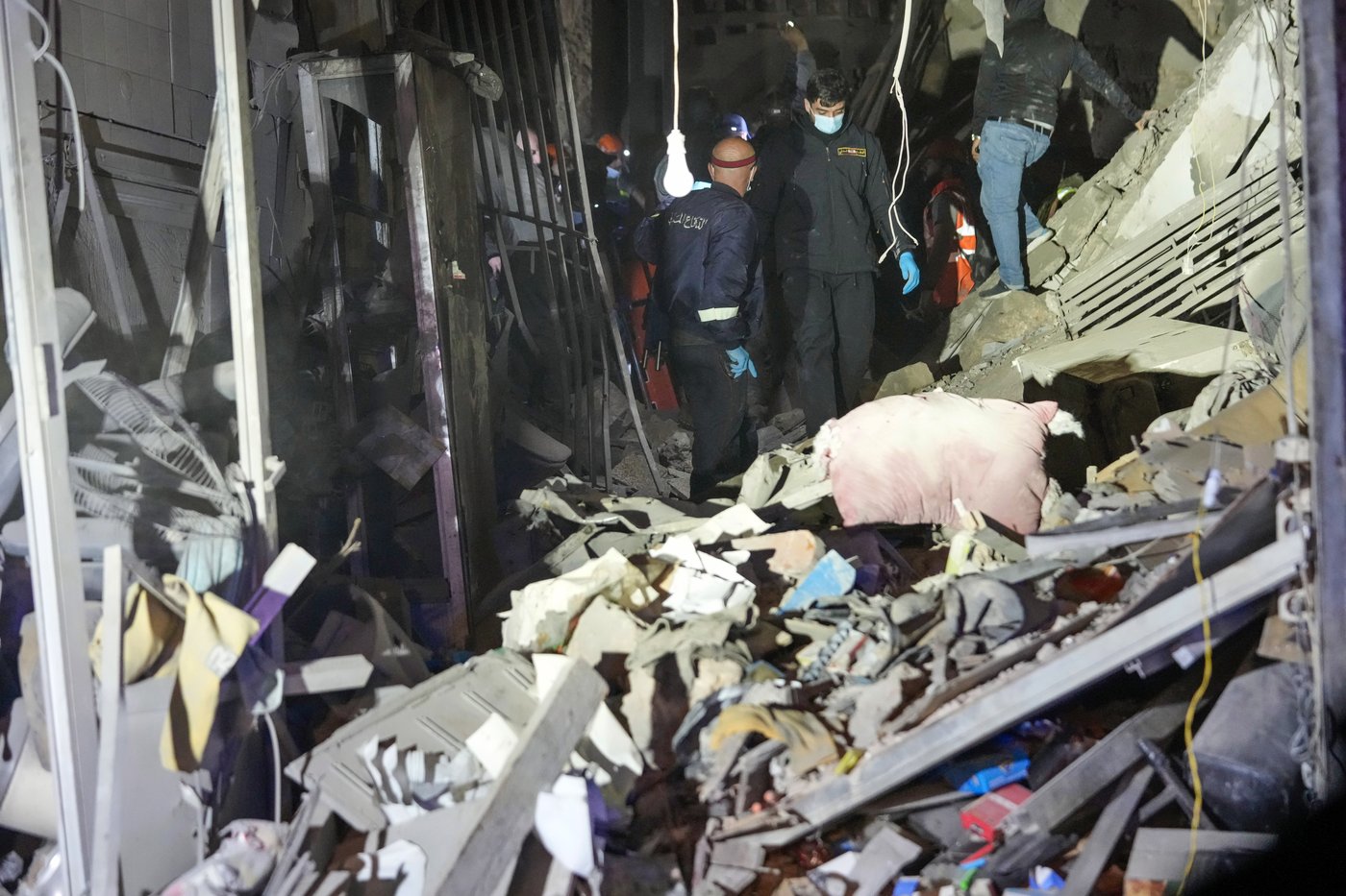 Israeli airstrike hits central Beirut near key government buildings and embassies | iNFOnews.ca Israeli airstrike hits central Beirut near key government buildings and embassies | iNFOnews.ca