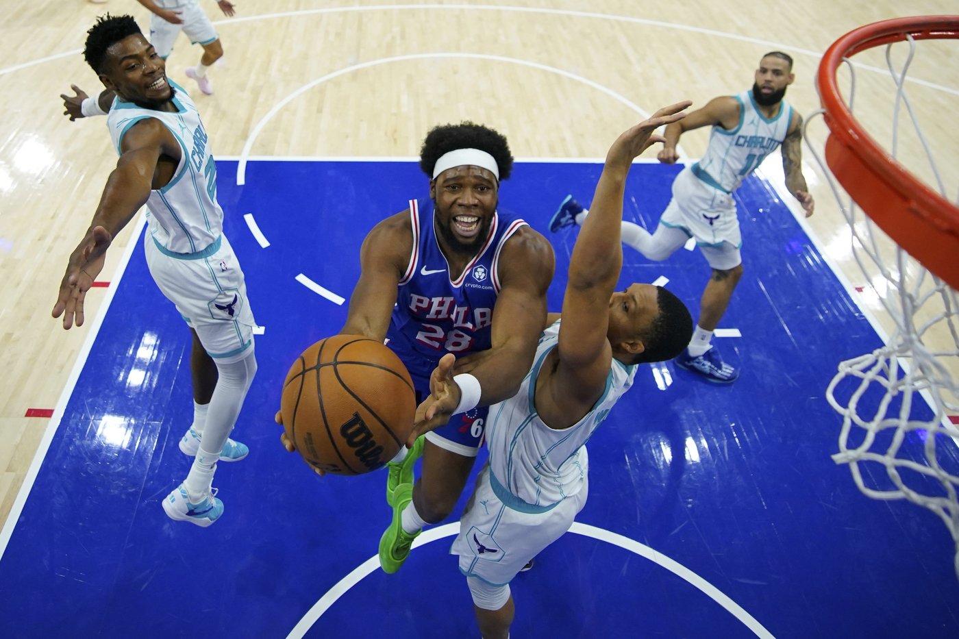 Jared McCain and Guerschon Yabusele lead the 76ers to 107-105 OT win over the Hornets | iNFOnews.ca Jared McCain and Guerschon Yabusele lead the 76ers to 107-105 OT win over the Hornets | iNFOnews.ca