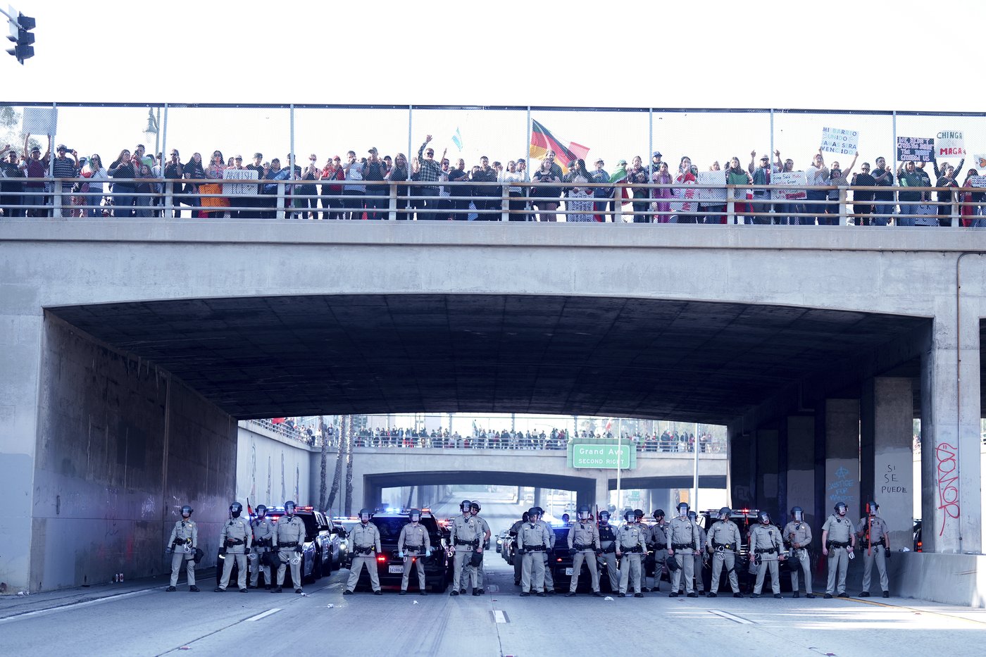 Marchers protesting planned deportations block major freeway in Los Angeles | iNFOnews.ca