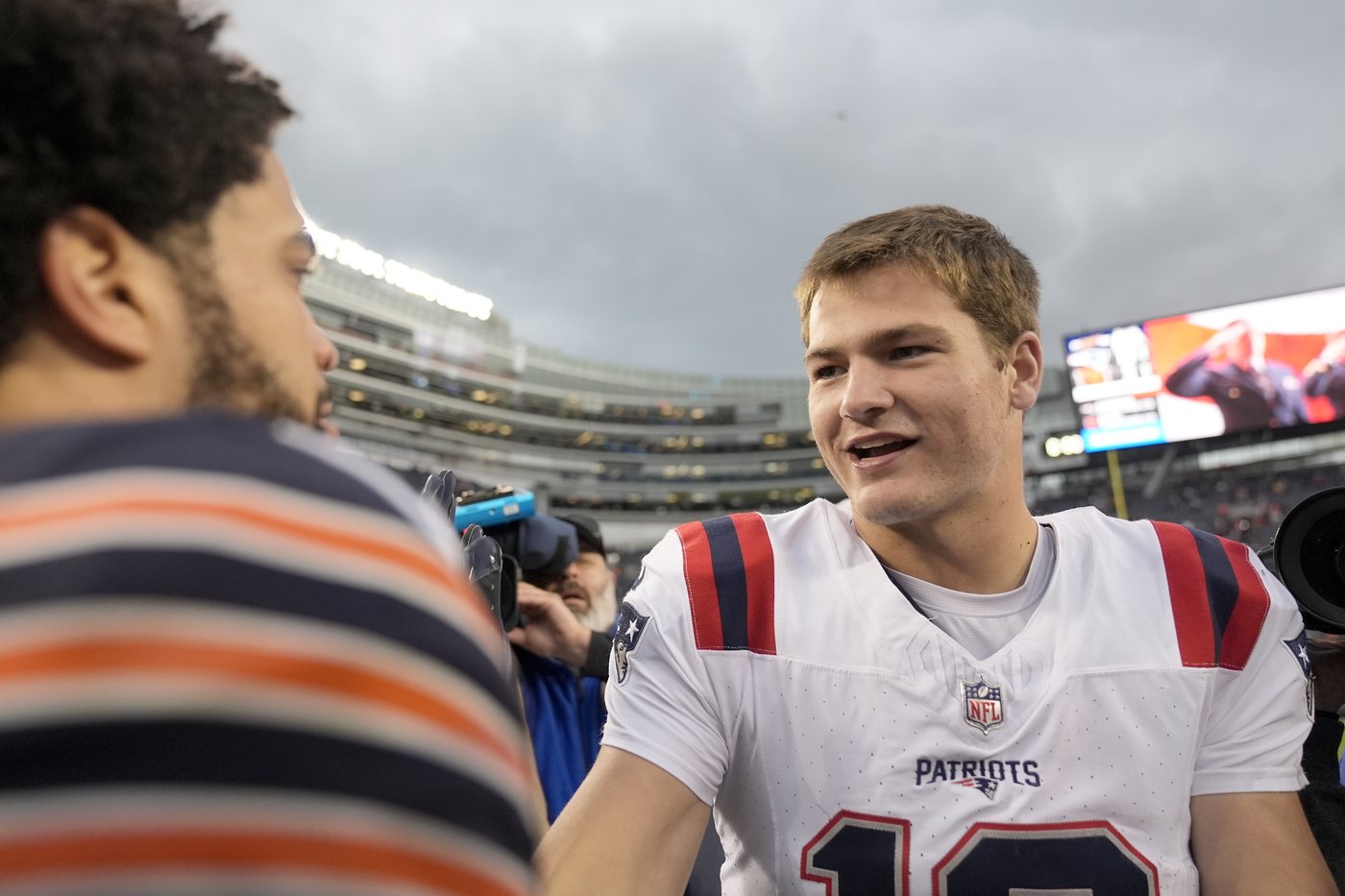 Drake Maye gets the better of Caleb Williams as sack-happy Patriots beat Bears 19-3 | iNFOnews.ca Drake Maye gets the better of Caleb Williams as sack-happy Patriots beat Bears 19-3 | iNFOnews.ca