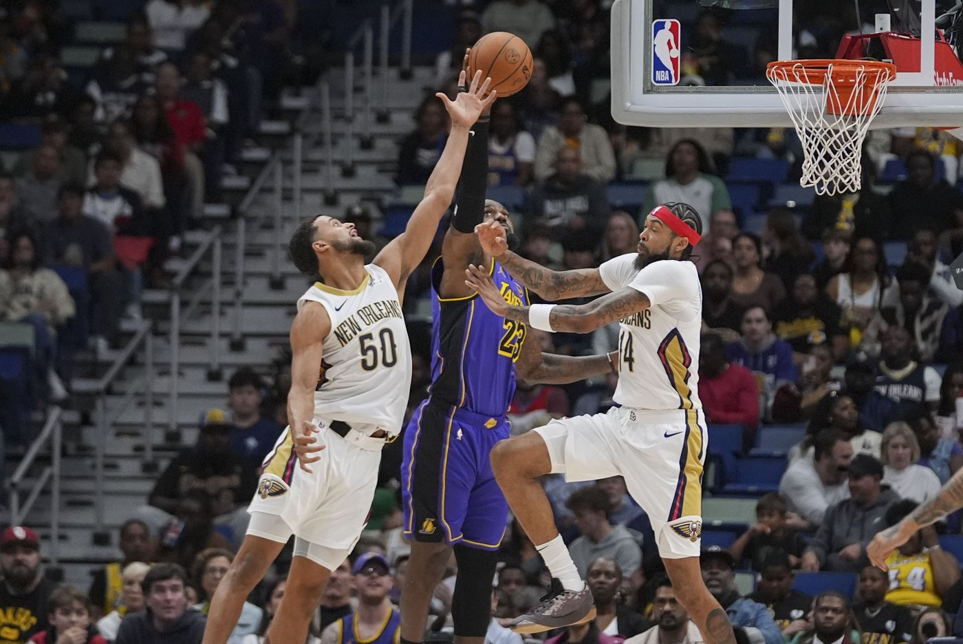 Anthony Davis has 31 points and 14 rebounds to lead Lakers past the Pelicans 104-99 | iNFOnews.ca