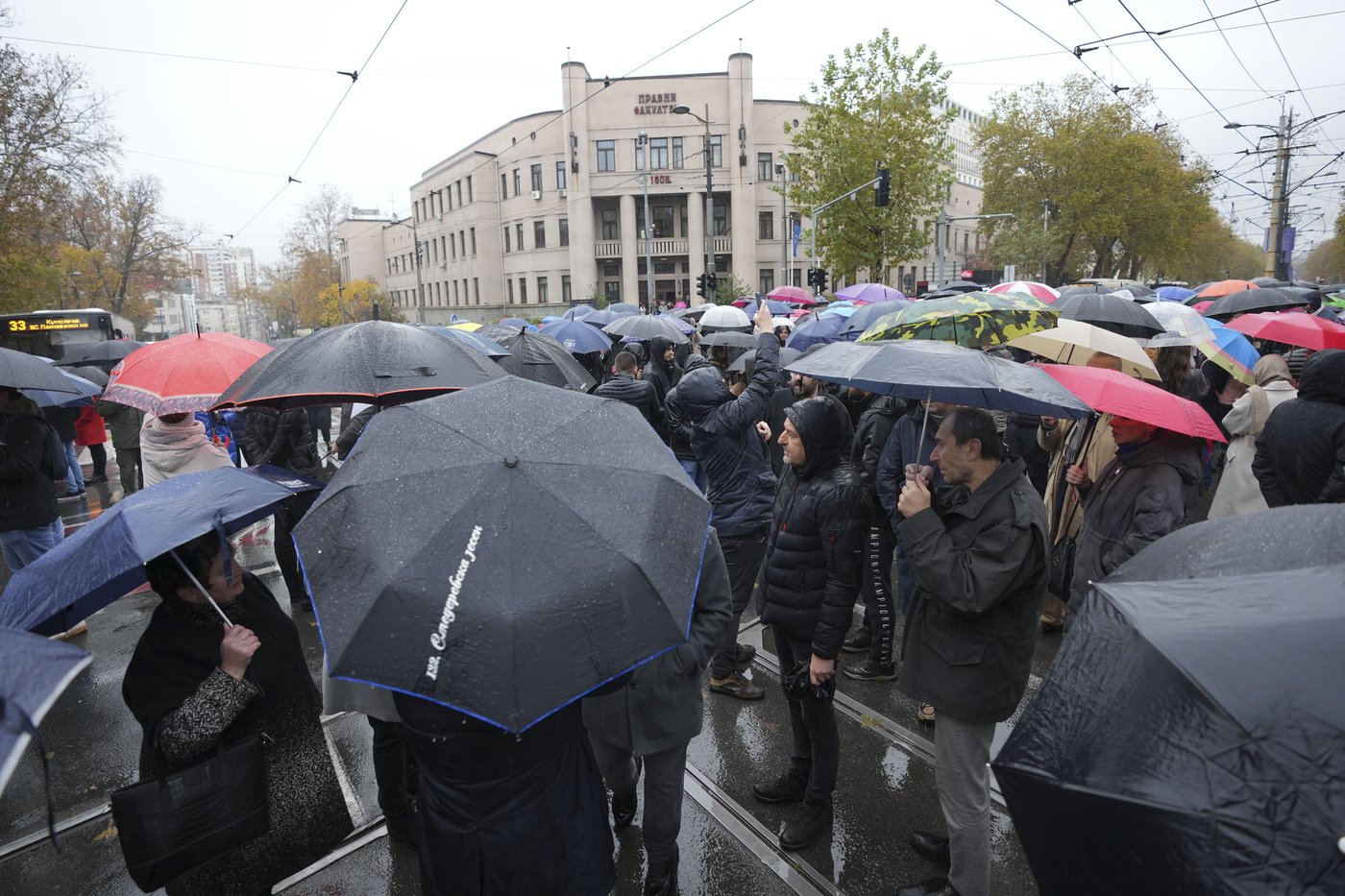 Protesters in Serbian cities block traffic, standing in silence for the victims of roof collapse | iNFOnews.ca