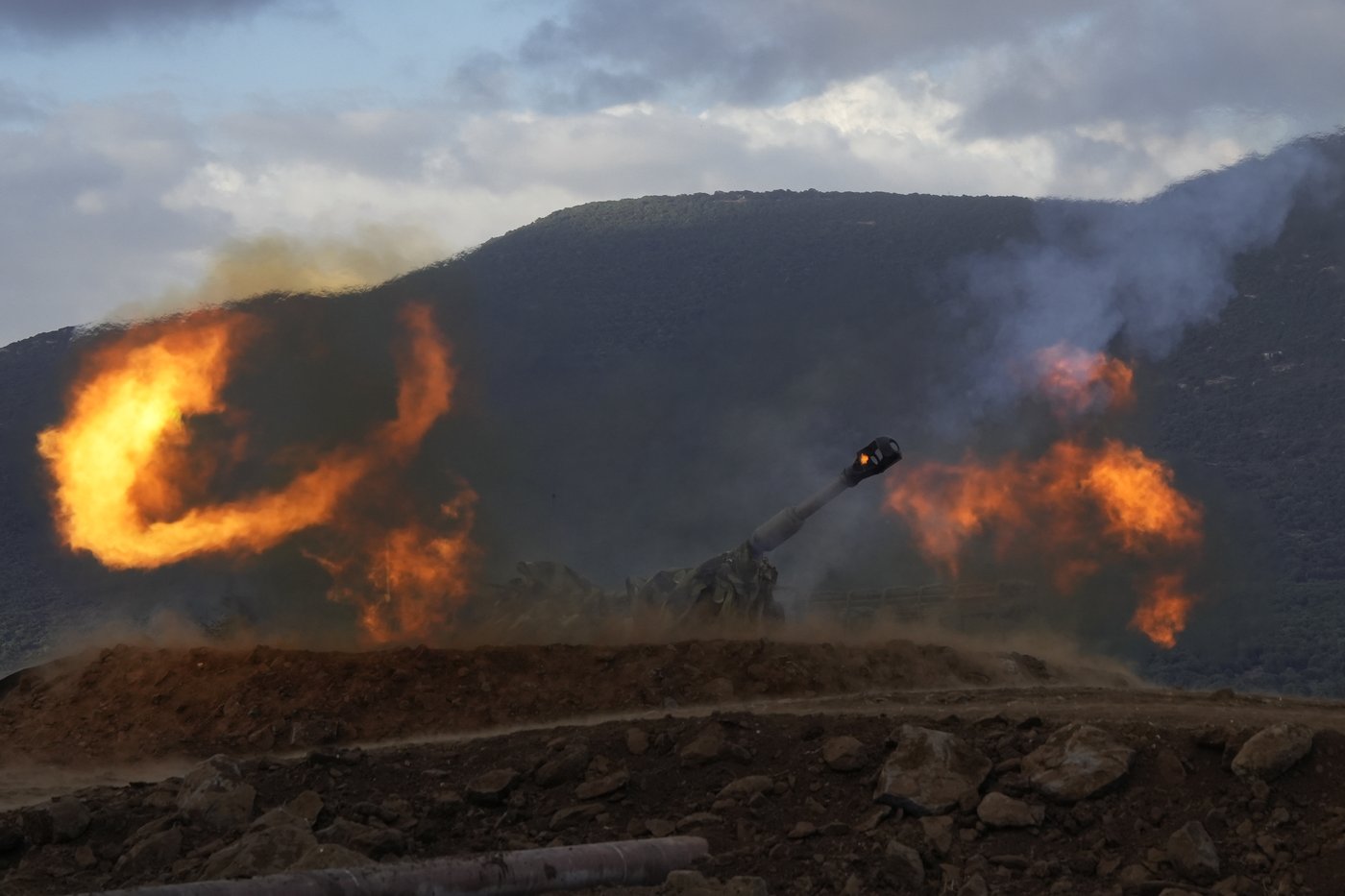 Palestinian officials say 32 killed in Israeli strikes on southern Gaza | iNFOnews.ca