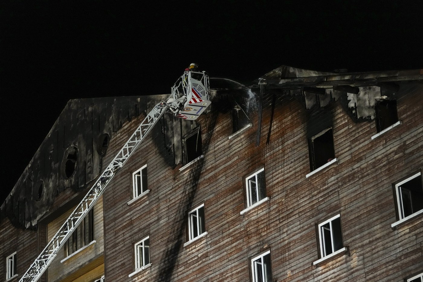 At least 76 people killed in a hotel fire at a ski resort in Turkey | iNFOnews.ca At least 76 people killed in a hotel fire at a ski resort in Turkey | iNFOnews.ca
