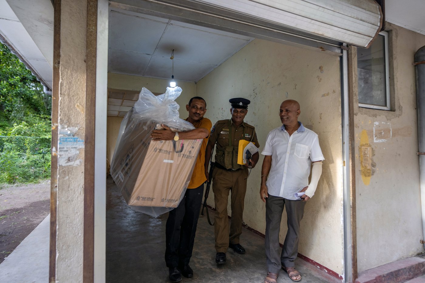 Marxist-leaning Dissanayake leads early official vote count in Sri Lanka's presidential election | iNFOnews.ca Marxist-leaning Dissanayake leads early official vote count in Sri Lanka's presidential election | iNFOnews.ca