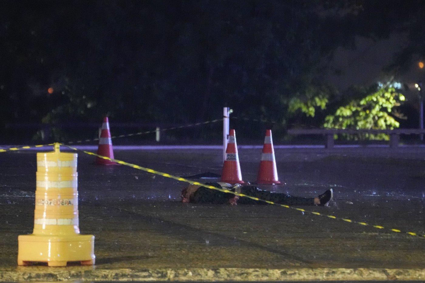 Man kills himself with blasts outside Brazil's Supreme Court after failing to get inside | iNFOnews.ca