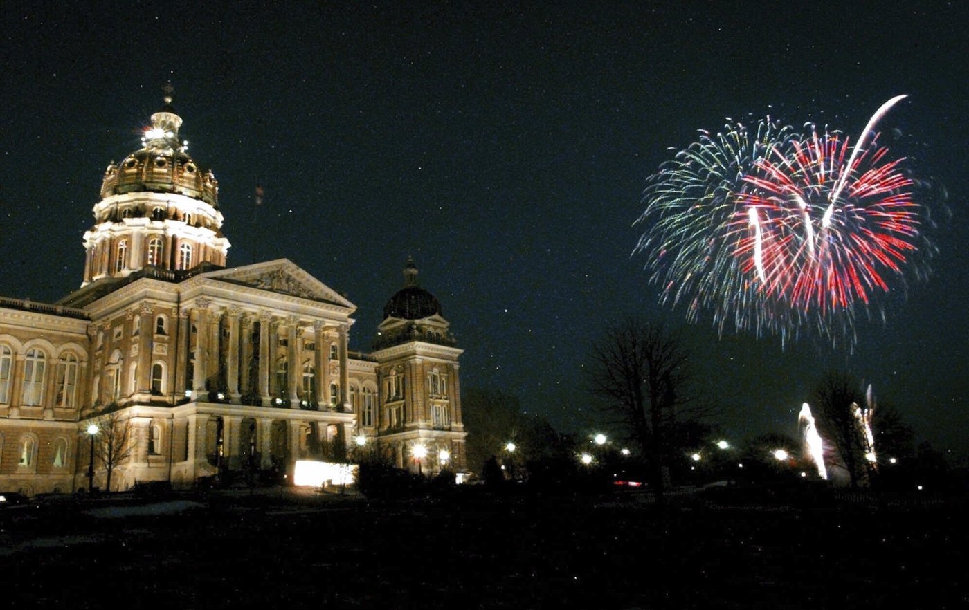 With Trump's plans for America's 250th in mind, Iowa lawmakers don't want cities to limit fireworks | iNFOnews.ca