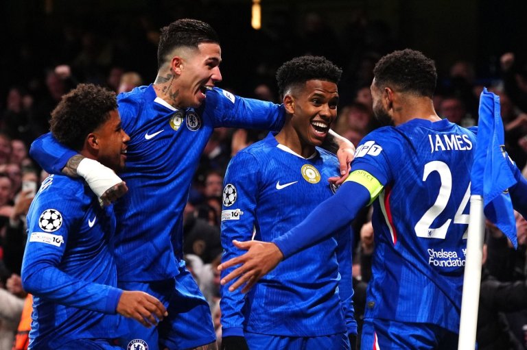 Chelsea beats 10-man Barcelona 3-0 as Guardiola's much-changed City loses in Champions League | iNFOnews.ca