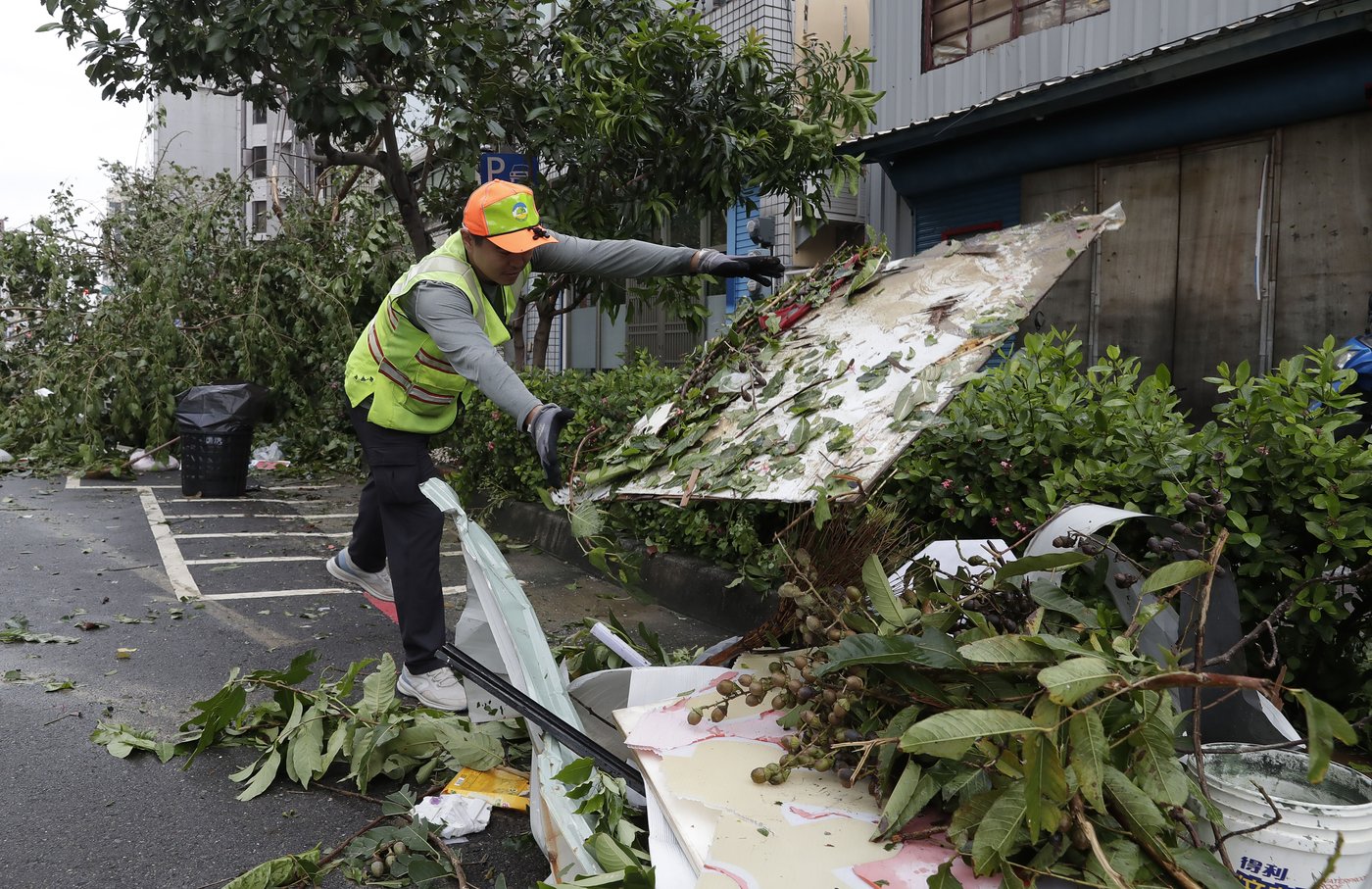 Work and travel resume across Taiwan after Typhoon Krathon finally dissipates | iNFOnews.ca Work and travel resume across Taiwan after Typhoon Krathon finally dissipates | iNFOnews.ca