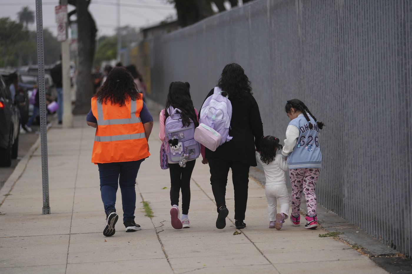 California bill would require parents be notified when immigration enforcement is at school | iNFOnews.ca