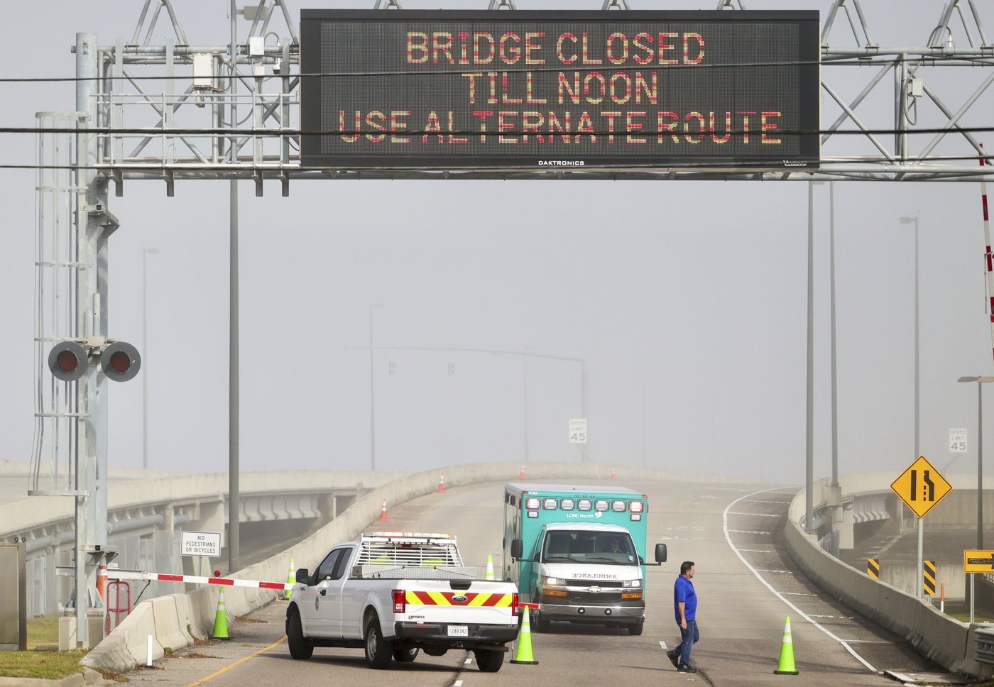 Multiple car crashes close 24-mile-long bridge outside of New Orleans after sudden fog | iNFOnews.ca Multiple car crashes close 24-mile-long bridge outside of New Orleans after sudden fog | iNFOnews.ca