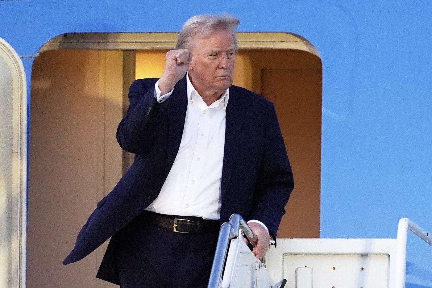 Trump proclaims himself 'in good shape,' but the results of his physical aren't immediately released | iNFOnews.ca