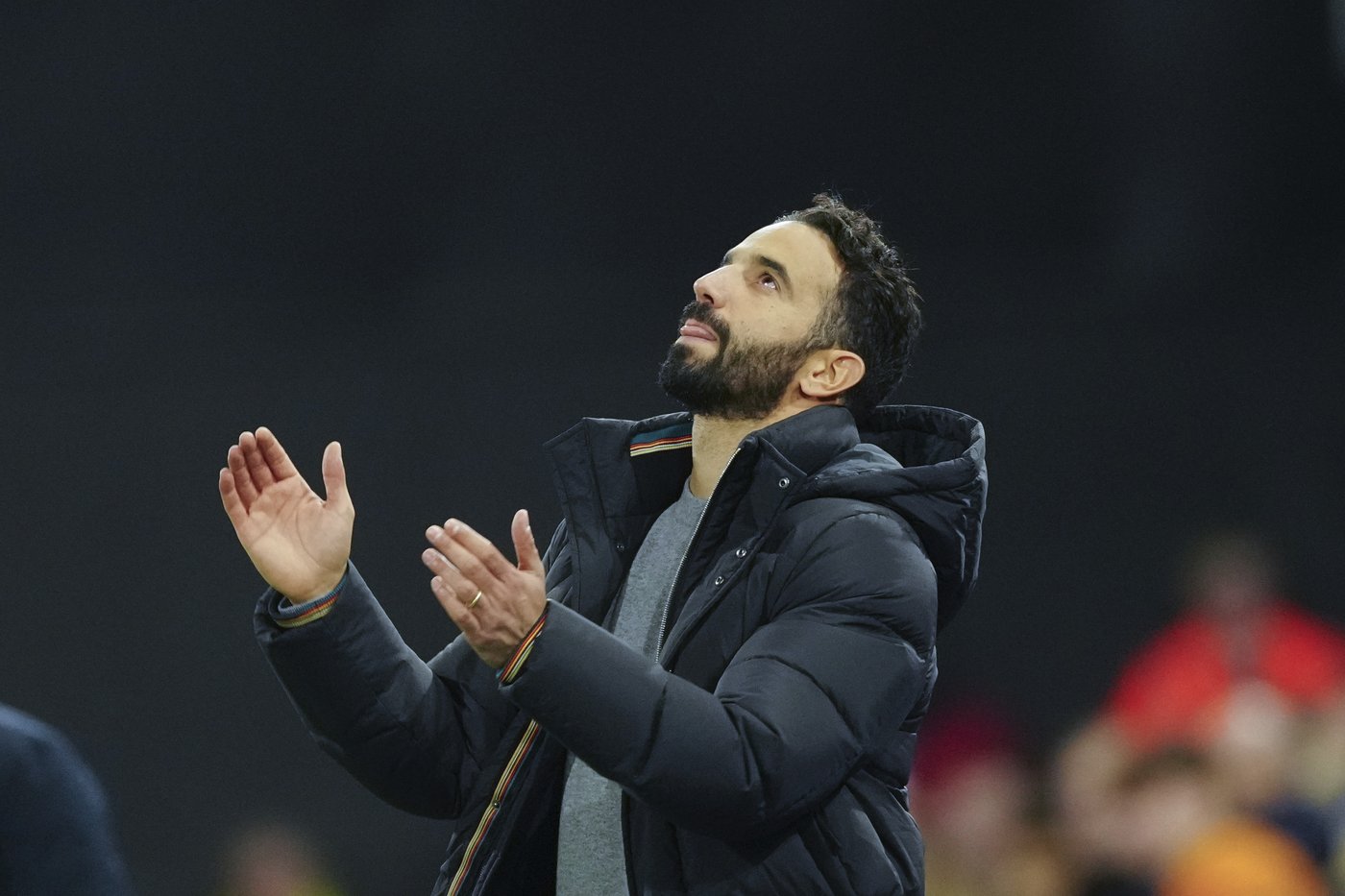 Pop star Ed Sheeran apologizes to Man United boss Ruben Amorim for crashing interview | iNFOnews.ca