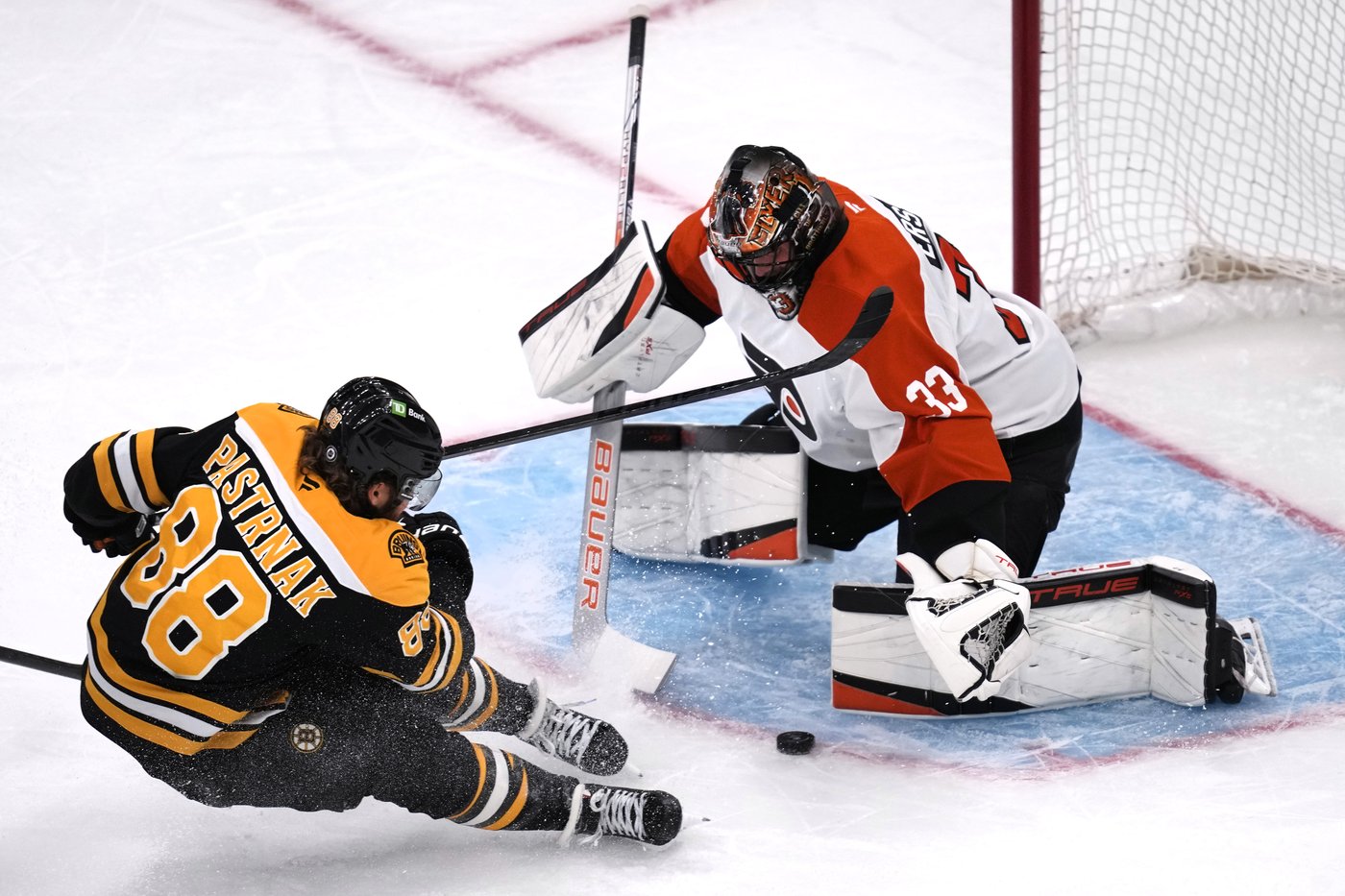 Ersson stops 23 shots and Foerster scores 2nd-period goal in Flyers 2-0 win over Bruins | iNFOnews.ca Ersson stops 23 shots and Foerster scores 2nd-period goal in Flyers 2-0 win over Bruins | iNFOnews.ca