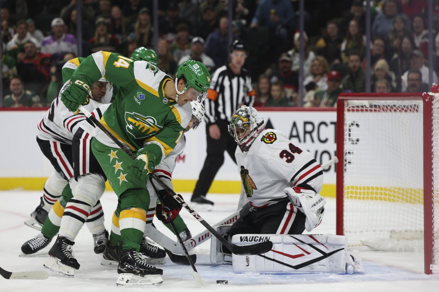 Spurgeon breaks 33-game scoreless streak with two goals, Minnesota beats Chicago 3-2 | iNFOnews.ca Spurgeon breaks 33-game scoreless streak with two goals, Minnesota beats Chicago 3-2 | iNFOnews.ca