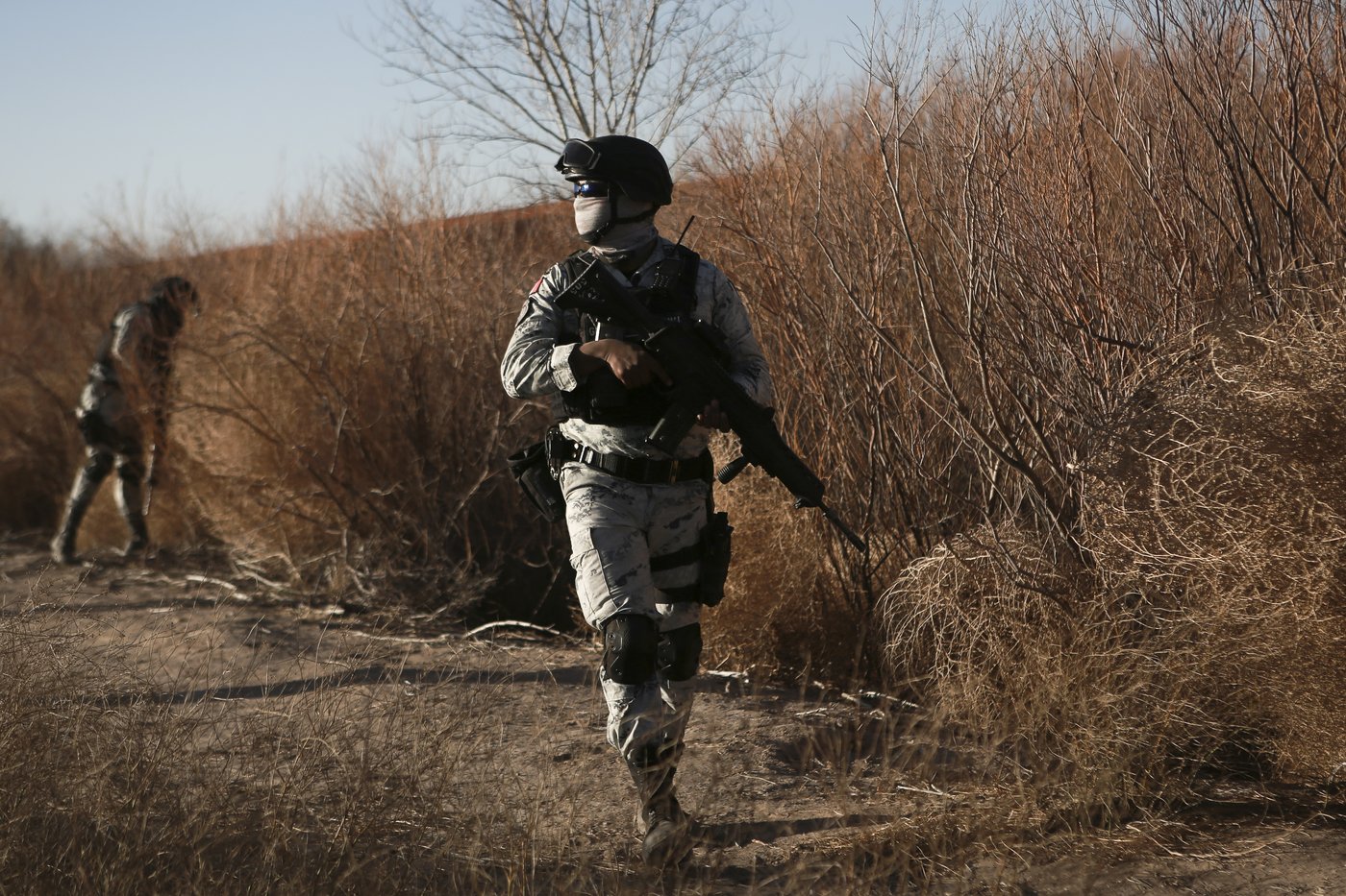 Mexico deploys the first of 10,000 National Guard troops to US border after Trump's tariff threat | iNFOnews.ca Mexico deploys the first of 10,000 National Guard troops to US border after Trump's tariff threat | iNFOnews.ca