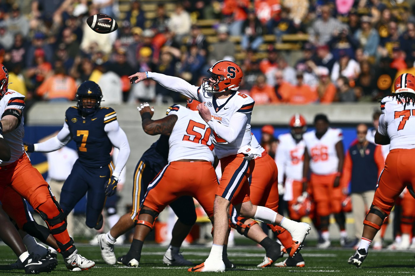 AP Player of the Week: QB Kyle McCord shreds Miami defense in Syracuse's first top-10 win since 2017 | iNFOnews.ca