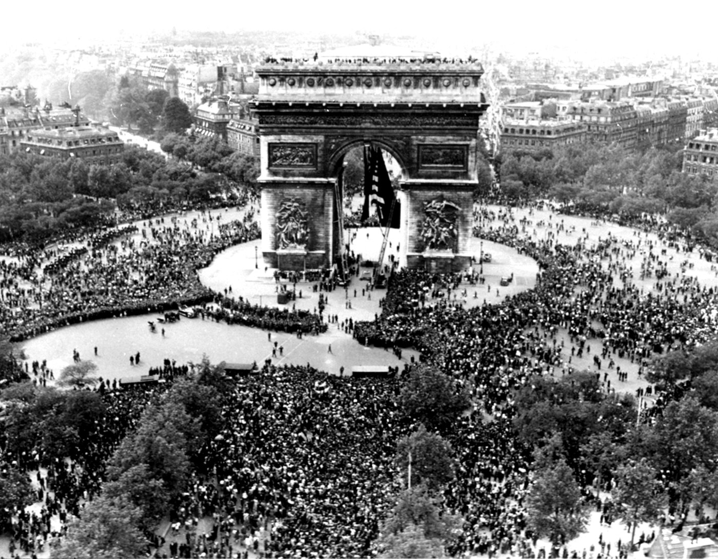 AP PHOTOS: How bitter wartime enemies France and Germany built a friendship that underpins the EU | iNFOnews.ca