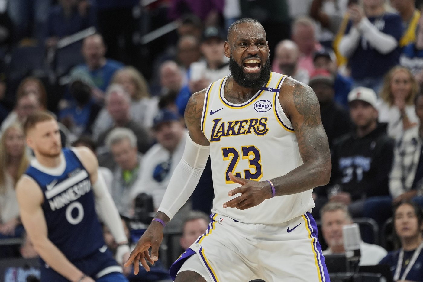 Back on their home courts, Lakers and Rockets are both determined to postpone elimination | iNFOnews.ca