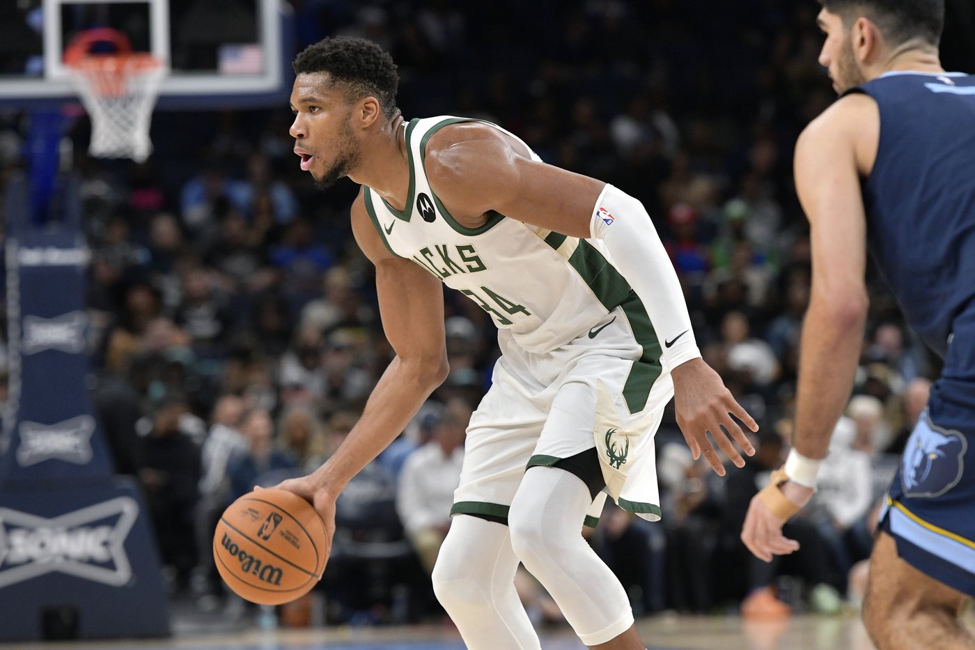 Morant's triple-double helps Grizzlies build big lead and coast to 122-99 victory over Bucks | iNFOnews.ca Morant's triple-double helps Grizzlies build big lead and coast to 122-99 victory over Bucks | iNFOnews.ca