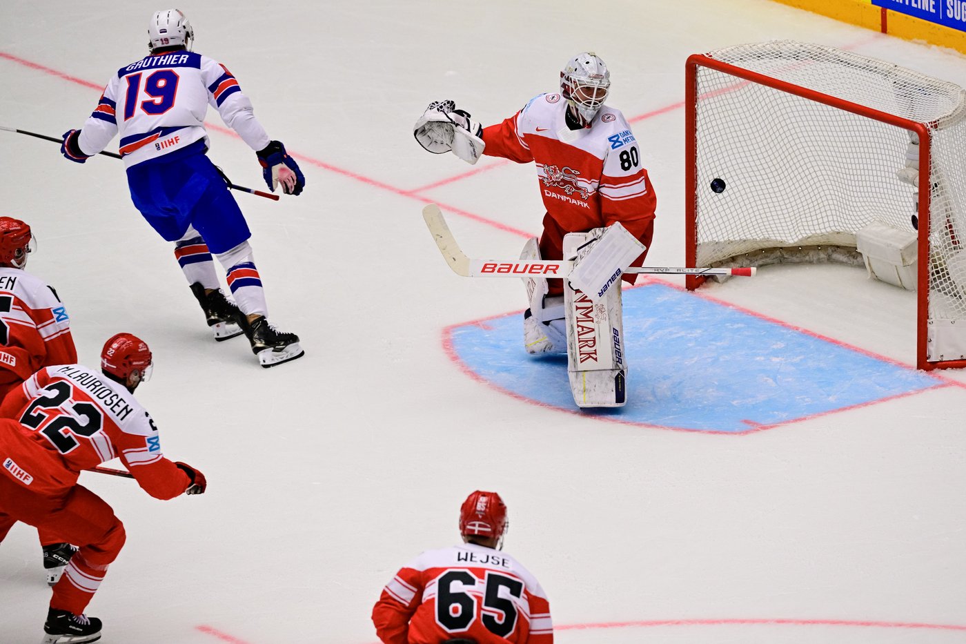 US blanks Denmark 5-0 and Czechs beat Switzerland 5-4 on 1st day of ice hockey worlds | iNFOnews.ca US blanks Denmark 5-0 and Czechs beat Switzerland 5-4 on 1st day of ice hockey worlds | iNFOnews.ca