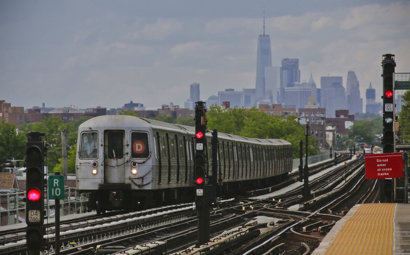 Trump administration threatens to pull New York transit funds as it questions anti-crime efforts | iNFOnews.ca
