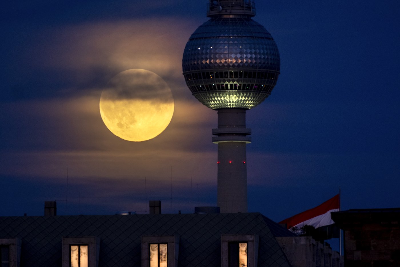PHOTO COLLECTION: Supermoon | iNFOnews.ca PHOTO COLLECTION: Supermoon | iNFOnews.ca