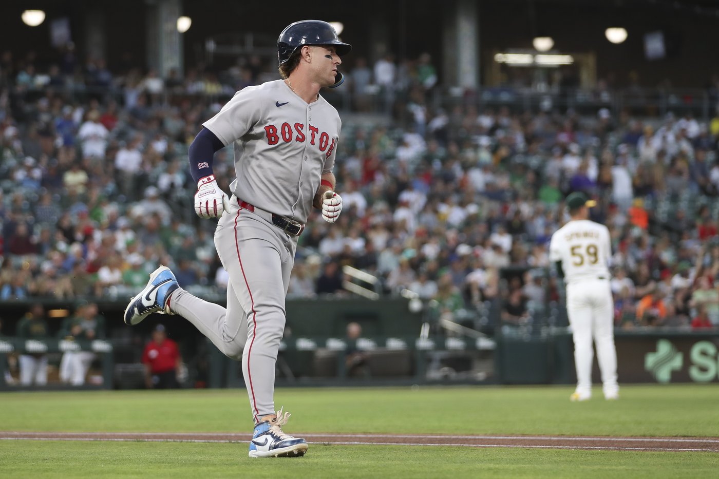 Red Sox 1B Romy Gonzalez leaves game against Athletics due to left knee soreness | iNFOnews.ca Red Sox 1B Romy Gonzalez leaves game against Athletics due to left knee soreness | iNFOnews.ca