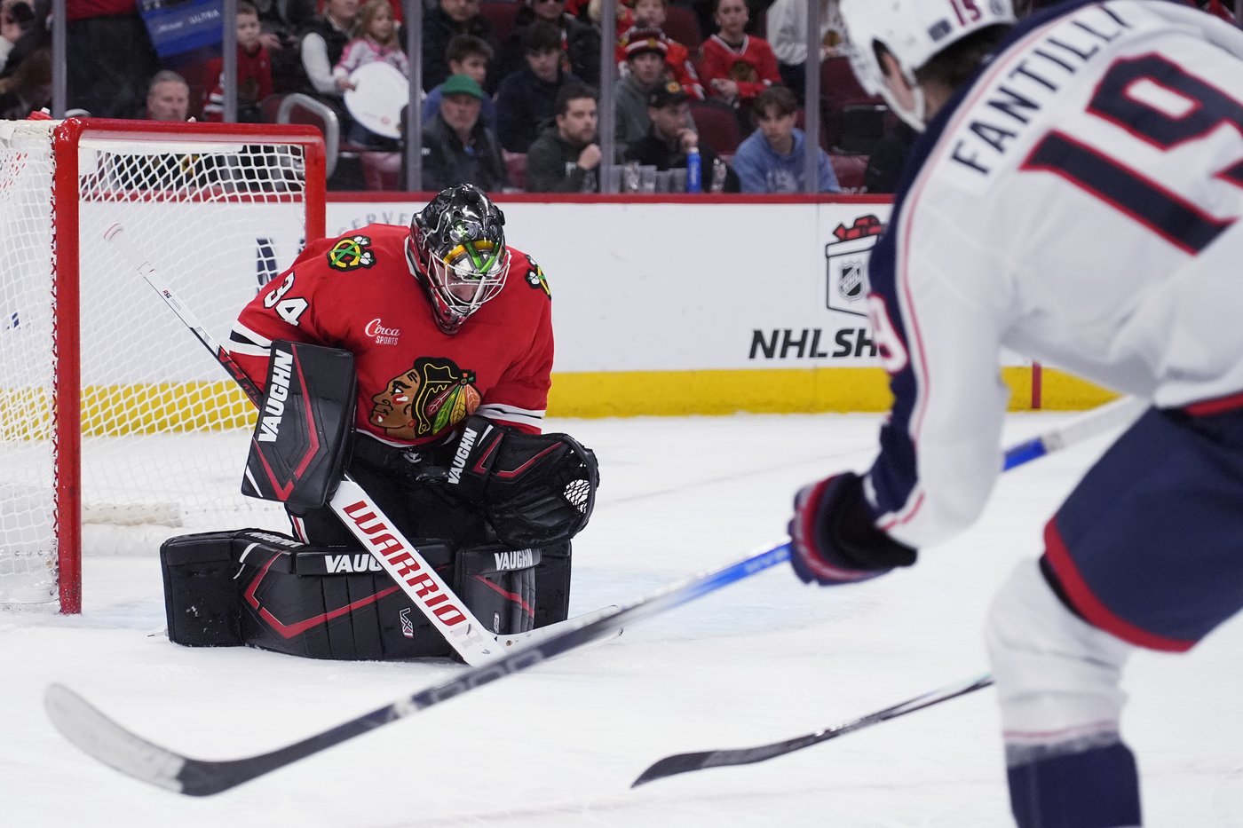 Monahan with goal and assist, Blue Jackets extend points streak to 6 with 6-3 win over Blackhawks | iNFOnews.ca Monahan with goal and assist, Blue Jackets extend points streak to 6 with 6-3 win over Blackhawks | iNFOnews.ca