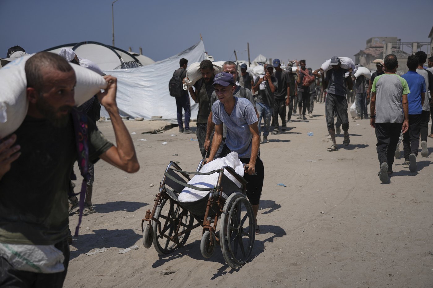 The Latest: Trump meets Starmer and disagrees with Netanyahu's claim of no starvation in Gaza | iNFOnews.ca