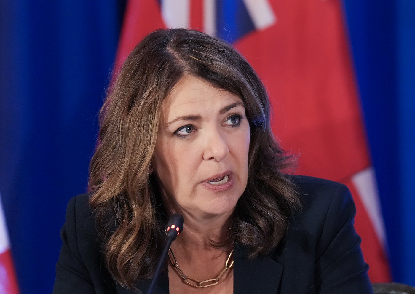 Alberta to use notwithstanding clause on its three transgender laws: memo | iNFOnews.ca
