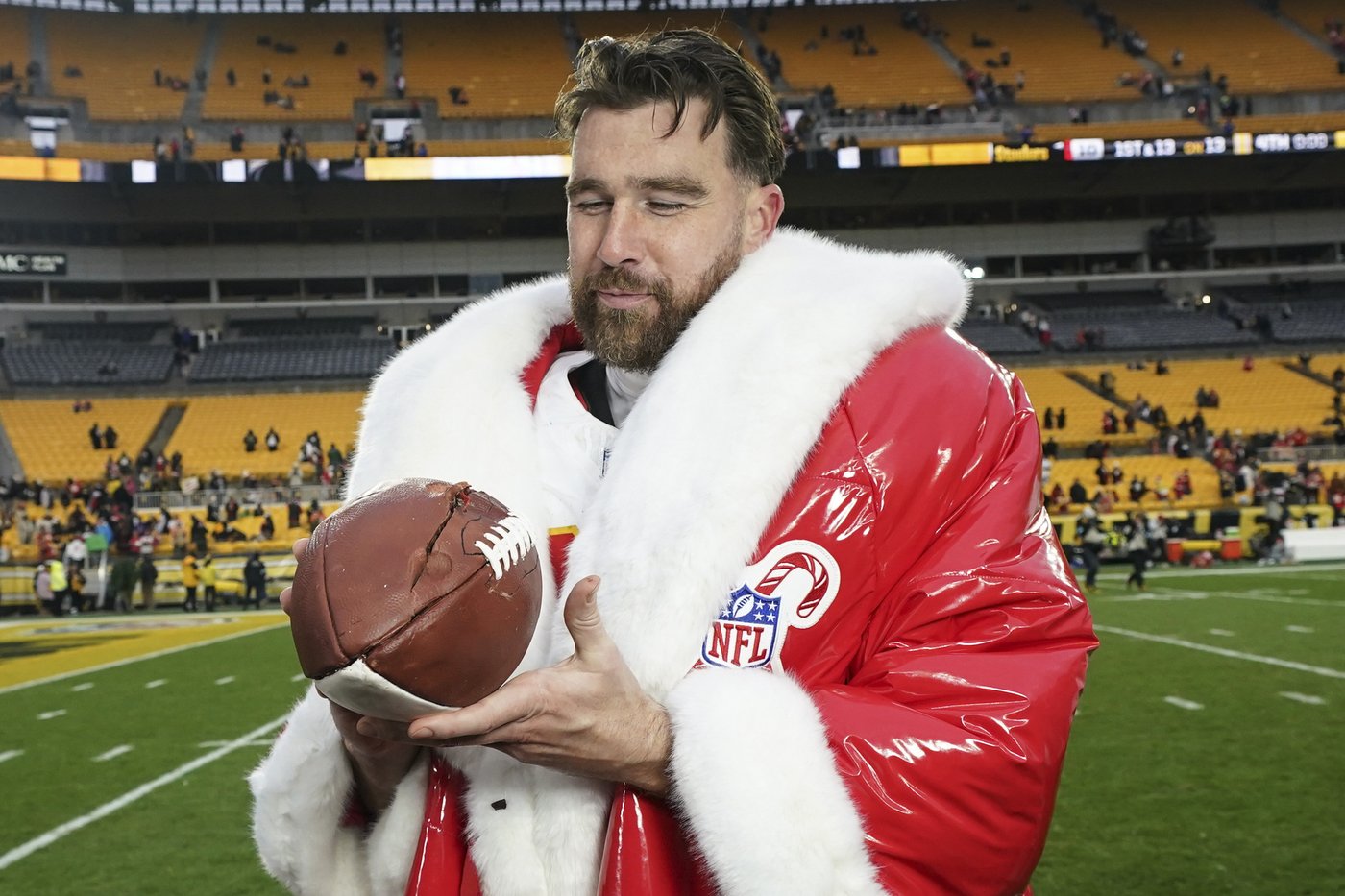 Chiefs' Travis Kelce finishes first in fan balloting for the 2025 Pro Bowl Games | iNFOnews.ca