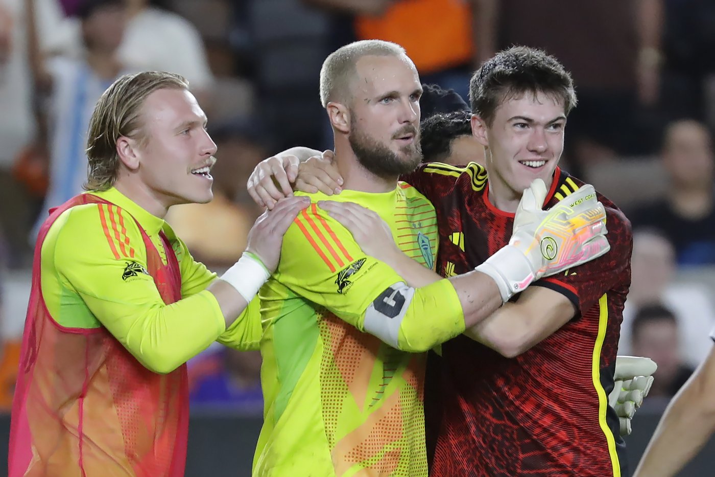 Obed Vargas, Stefan Frei lead Sounders to sweep of Dynamo with second straight shootout victory | iNFOnews.ca