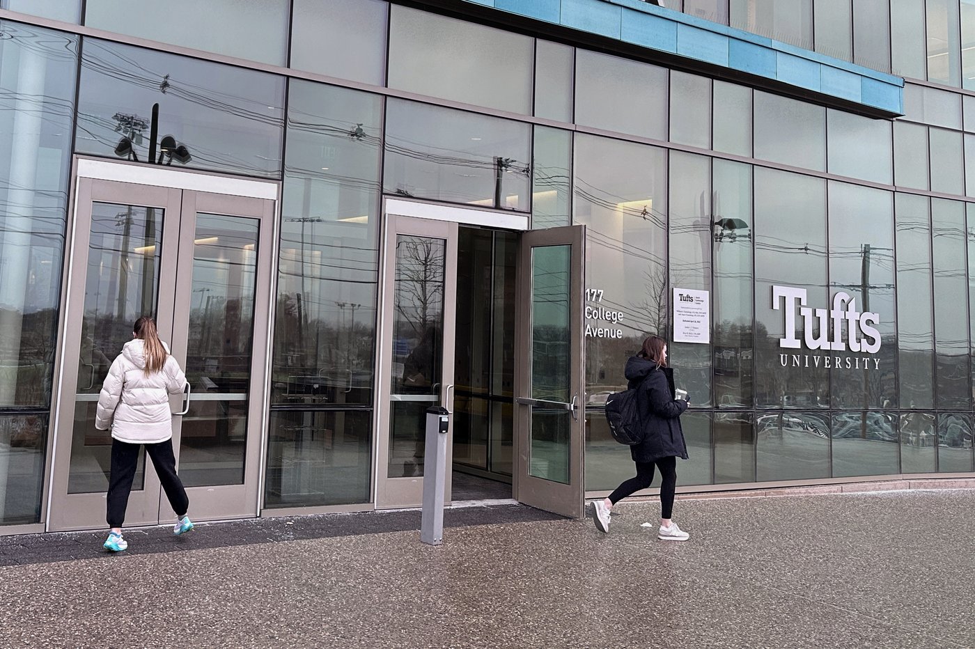 Navy SEAL who led workout that hospitalized Tufts lacrosse players lacked expertise, report says | iNFOnews.ca