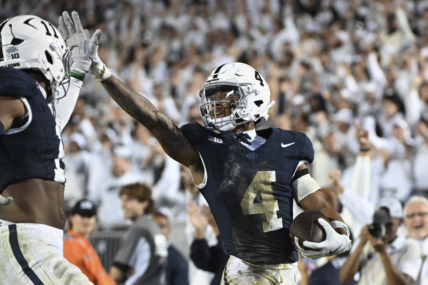 Singleton, Allen score TDs as No. 9 Penn State beats No. 19 Illinois 21-7 | iNFOnews.ca Singleton, Allen score TDs as No. 9 Penn State beats No. 19 Illinois 21-7 | iNFOnews.ca