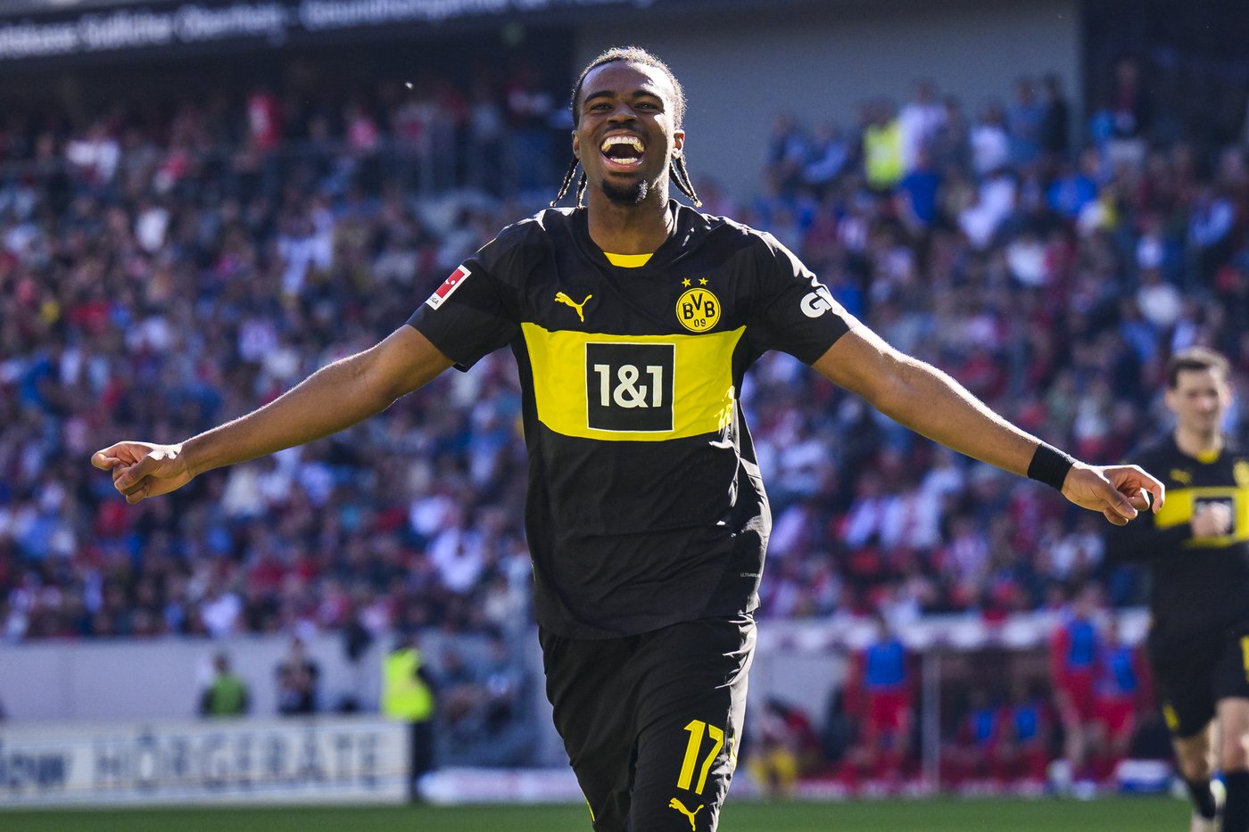 Dortmund makes Chukwuemeka's loan from Chelsea permanent | iNFOnews.ca