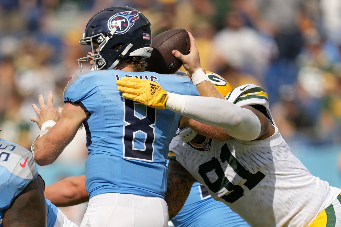 Packers' defense takes another step forward with eight-sack effort against Titans | iNFOnews.ca