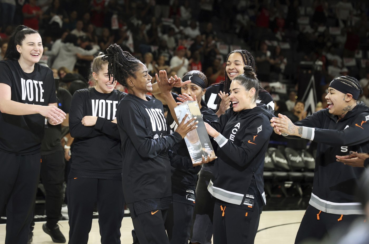 Jackie Young's 24 points and Aces' 16-point run staves off elimination in 95-81 win over Liberty | iNFOnews.ca