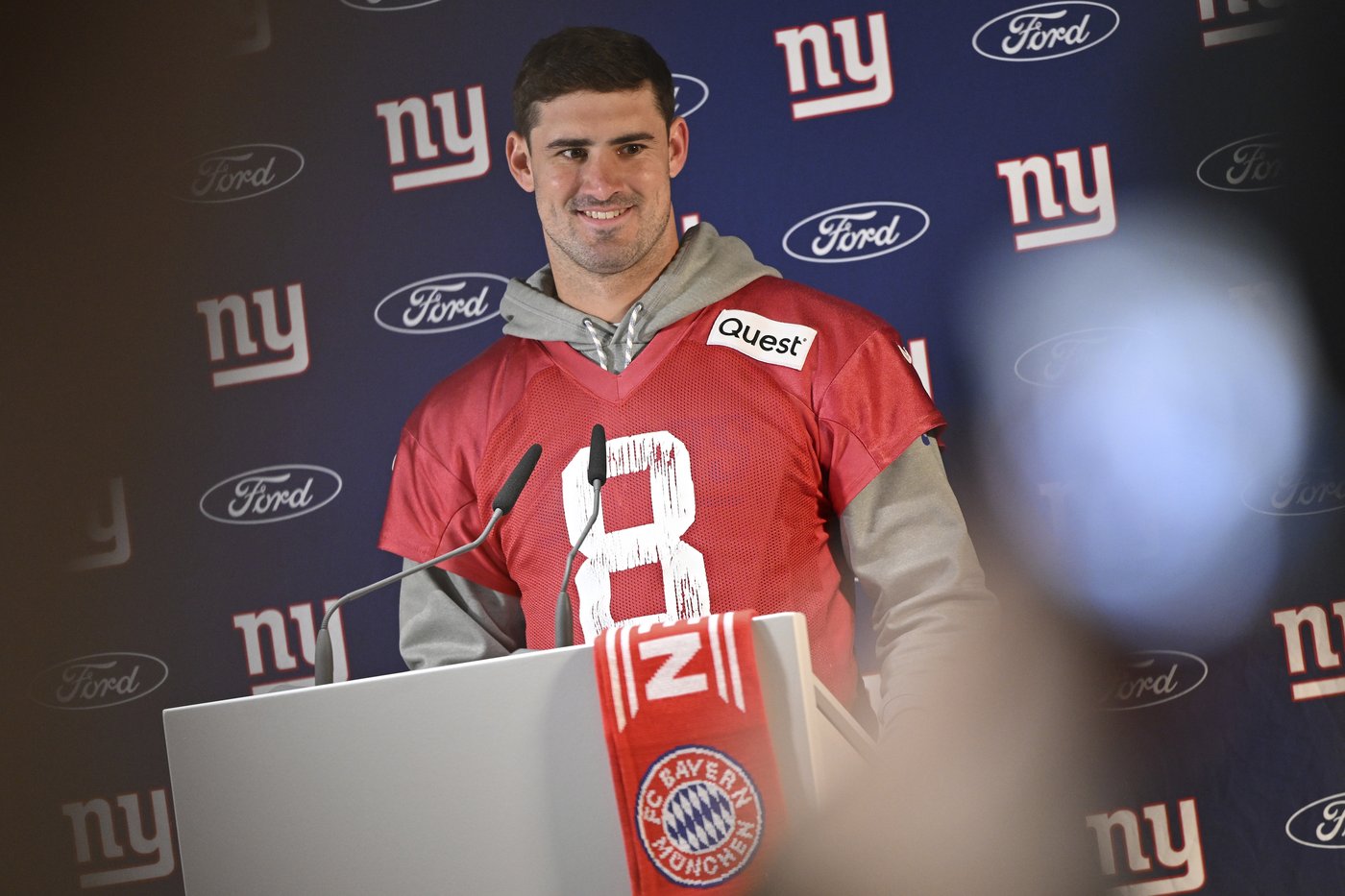 Giants bench QB Daniel Jones and will start Tommy DeVito against the Bucs | iNFOnews.ca