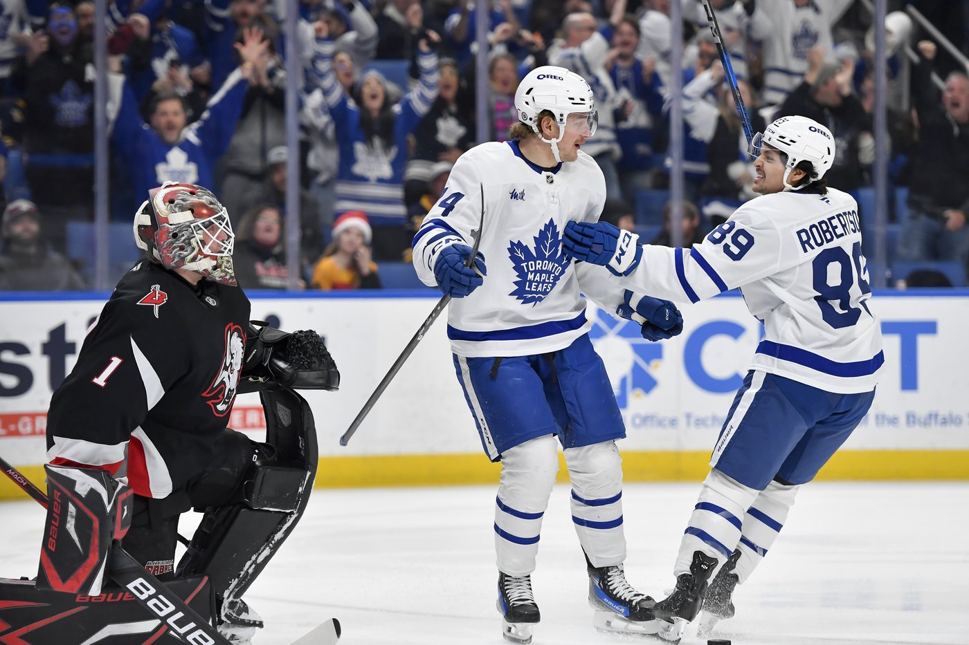 Maple Leafs win 6-3 in Buffalo as Sabres record 12th straight loss | iNFOnews.ca Maple Leafs win 6-3 in Buffalo as Sabres record 12th straight loss | iNFOnews.ca