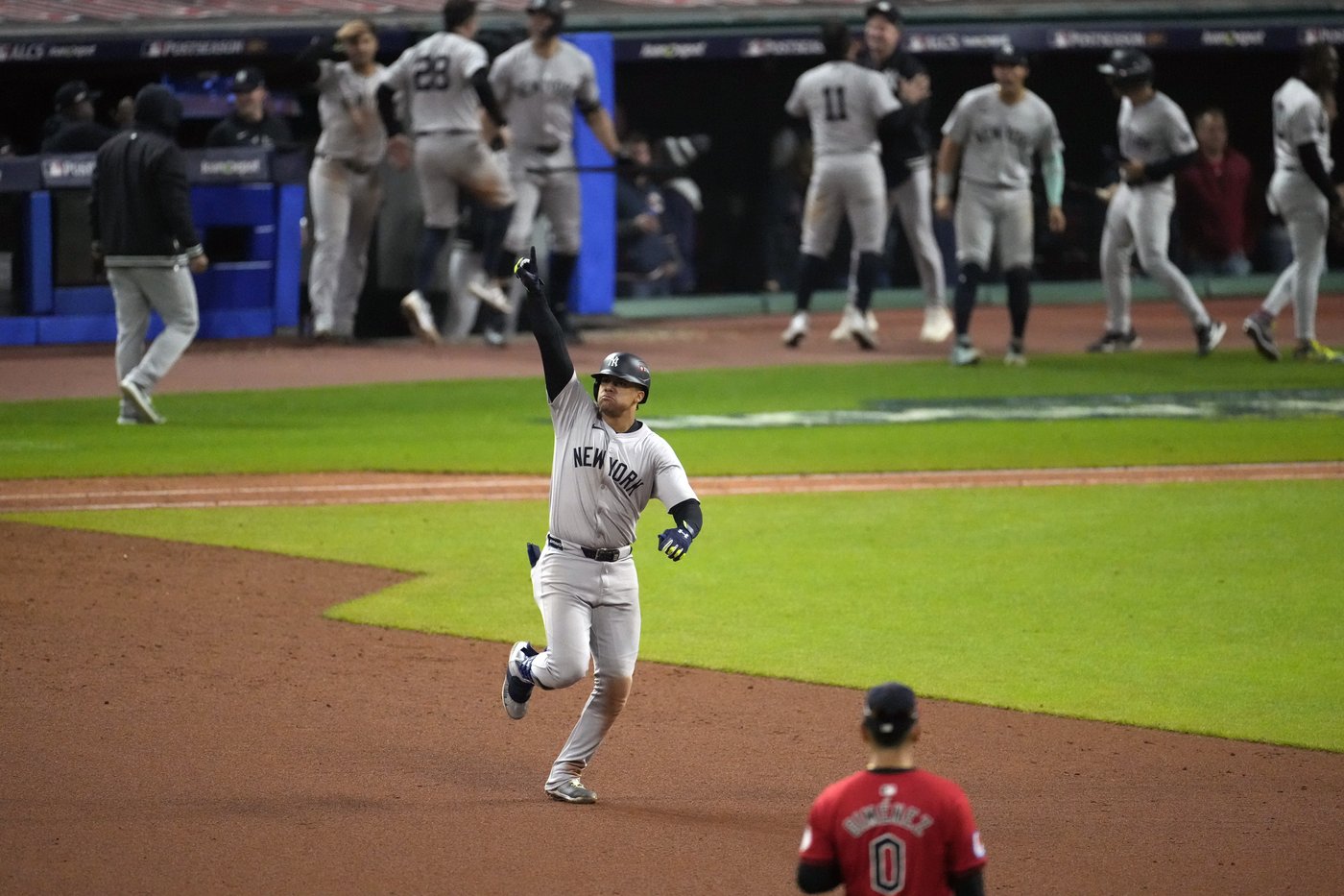 Juan Soto's 3-run homer in 10th sends Yankees past Guardians 5-2 and into World Series for 41st time | iNFOnews.ca