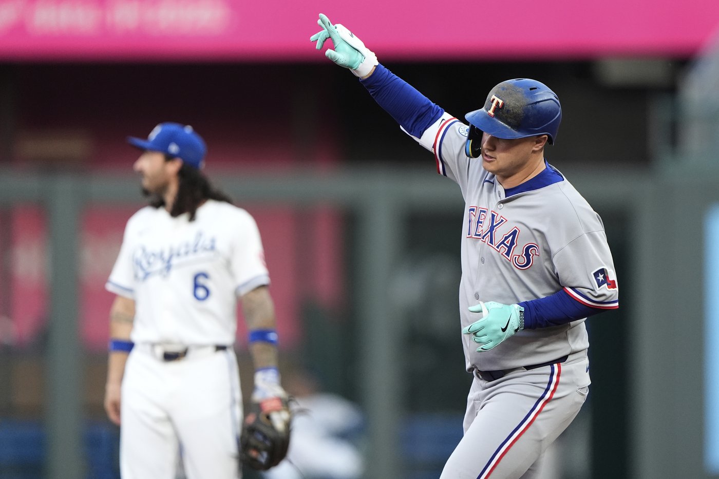 Pasquantino and Witt back Lugo's stellar start, powering Royals to 5-2 win over Rangers | iNFOnews.ca Pasquantino and Witt back Lugo's stellar start, powering Royals to 5-2 win over Rangers | iNFOnews.ca
