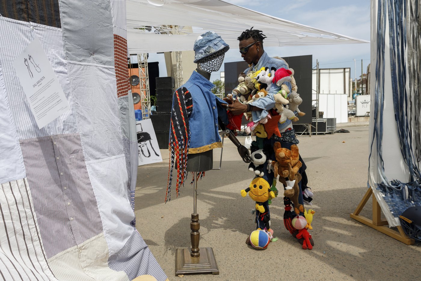 As fast fashion's waste pollutes Africa's environment, designers in Ghana are finding a solution | iNFOnews.ca As fast fashion's waste pollutes Africa's environment, designers in Ghana are finding a solution | iNFOnews.ca